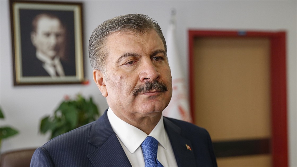 Sağlık Bakanı Koca'dan "x Hastalığı" Paylaşımı: Gerçek Hayatta Karşılığı Yok