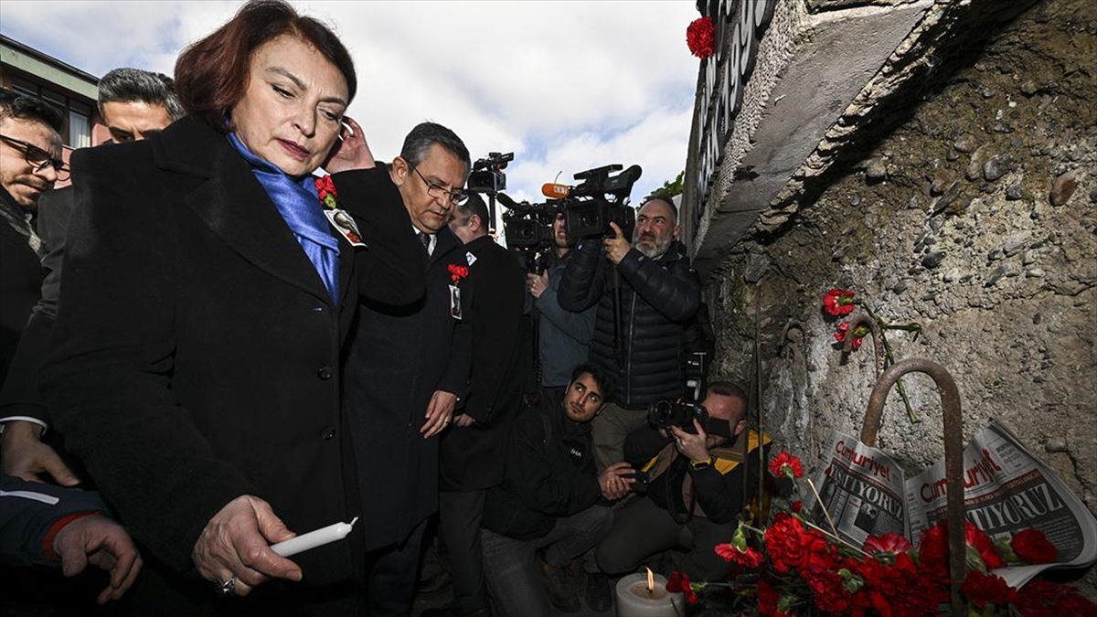 Gazeteci-yazar Uğur Mumcu Ölümünün 31'inci Yılında Anıldı