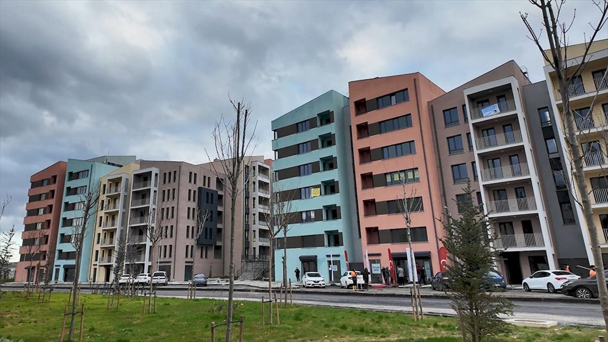 İstanbul Kayaşehir'de 2 Bin 450 Sosyal Konut Hak Sahiplerine Teslim Ediliyor