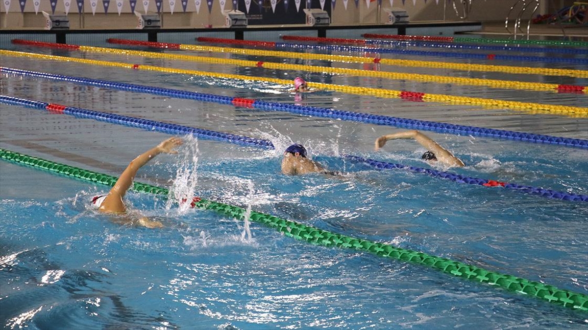 Milli Yüzücüler, Madalya Hedefiyle Yüksek İrtifada Kulaç Atıyor