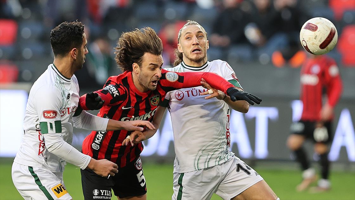 Gaziantep Fk-konyaspor İle Berabere Kaldı