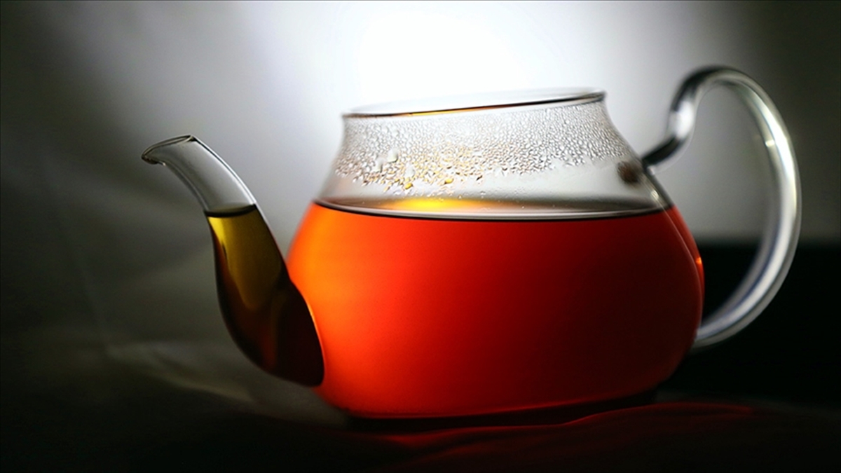 ABD İle İngiltere Büyükelçilikleri Sosyal Medyada Çayın Nasıl Demleneceğini Tartıştı