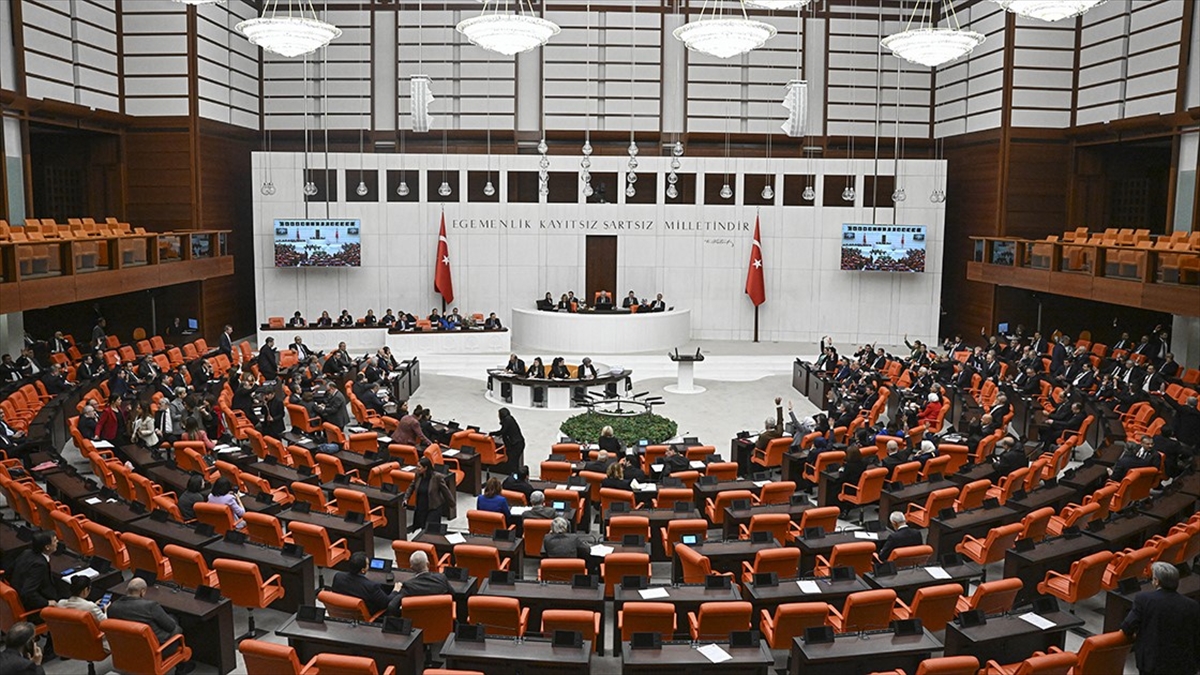 Ssk Ve Bağkur Emekli Maaşlarına Yüzde 49,25 Artış Yapılmasını Da İçeren Çalışma Hayatına İlişkin Kanun Teklifi Yasalaştı