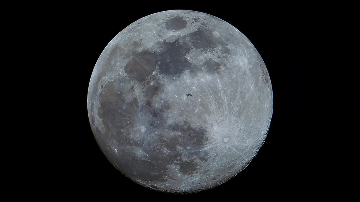 Türkiye'nin "uzay Otobanı" Yeni Uydular Ve Ay'a Sert İnişle Hareketlenecek