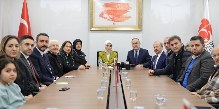 Bakan Göktaş, Darülaceze'yi Ve 15 Temmuz Derneğini Ziyaret Etti, Eyüpsultan'da Sömestir Festivaline Katıldı