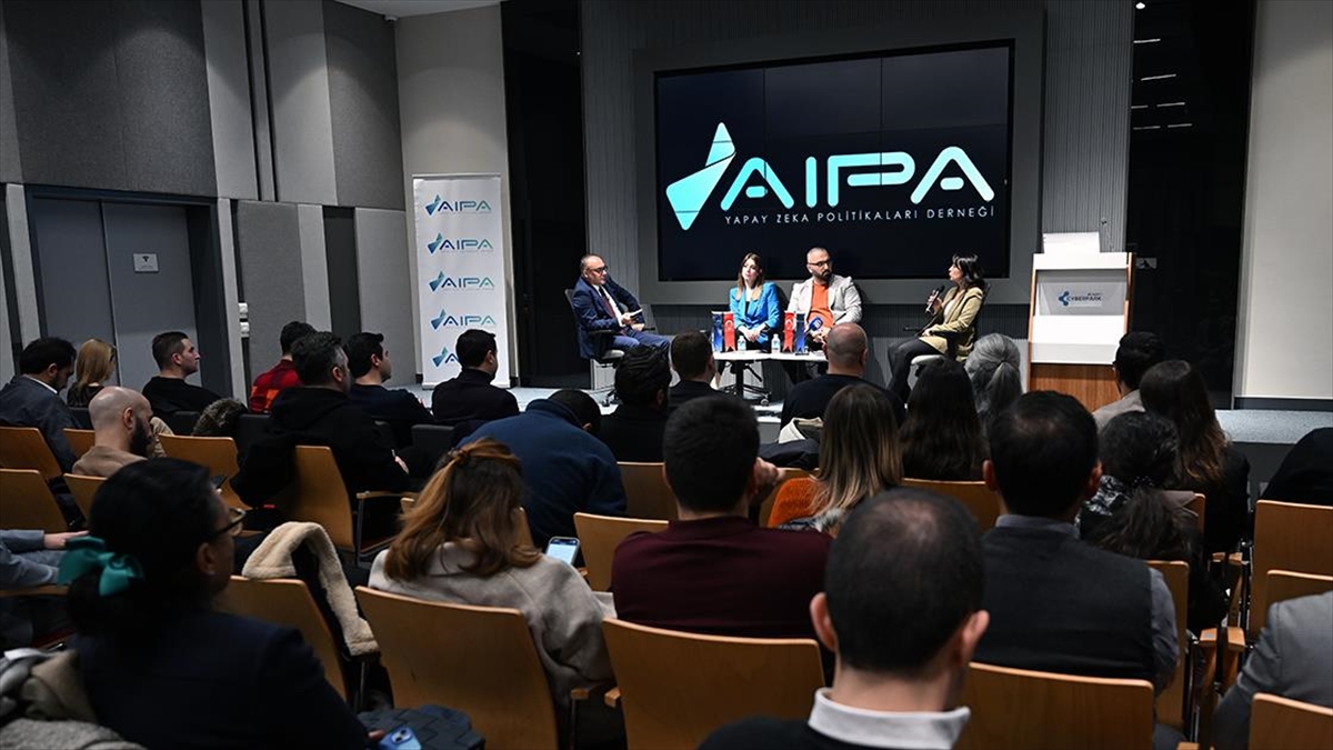 Yapay Zekanın Medya Ve İletişime Yansıması Tartışıldı