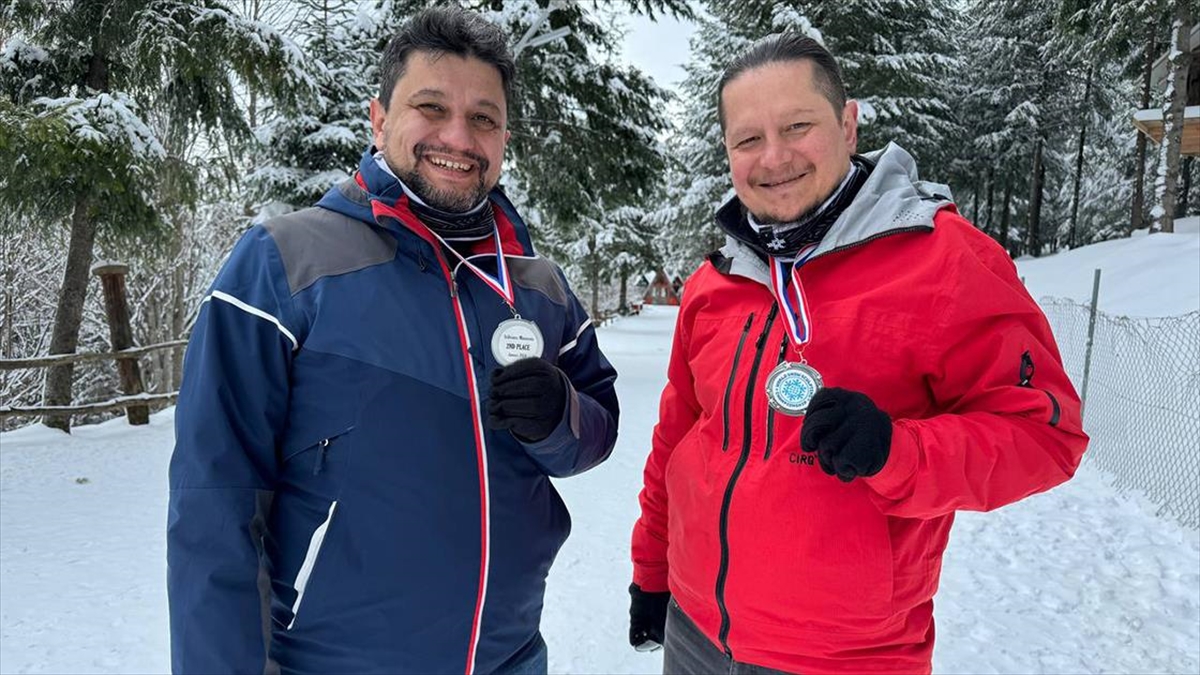 "Buz"dan Yaptıkları Heykellerle Türkiye'nin Adını Duyuruyorlar