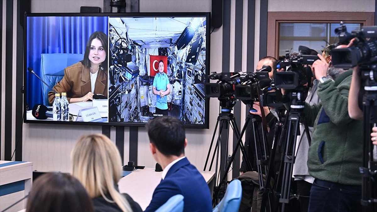 Astronot Alper Gezeravcı: Tüm Ülkemin Tek Yürek Fırlatma Sürecini Takip Ettiğini Bilmek Beni Çok Duygulandırdı