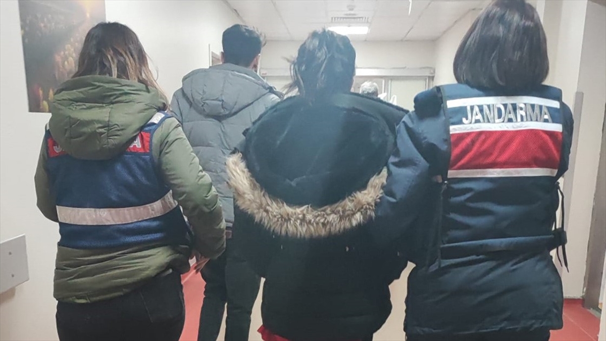 İzmir Merkezli 9 İldeki Terör Operasyonunda 25 Şüpheli Yakalandı
