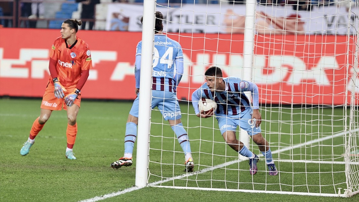 Trabzonspor Şampiyonluk Sezonunun Uzağında Kaldı