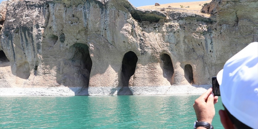 Saklıkapı Ve Karaleylek Kanyonları Doğa Tutkunlarını Cezbediyor