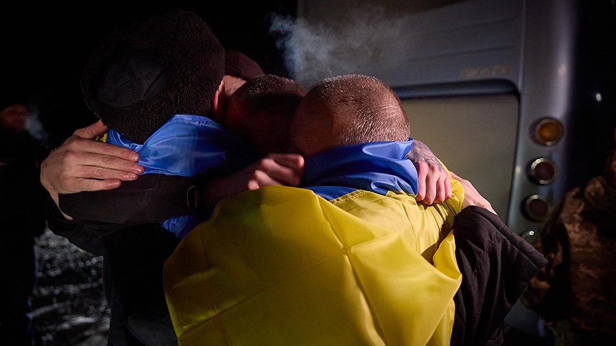 Rusya: Esir Düşen 195 Rus Askeri Ve 195 Ukraynalı Asker Takas Edildi