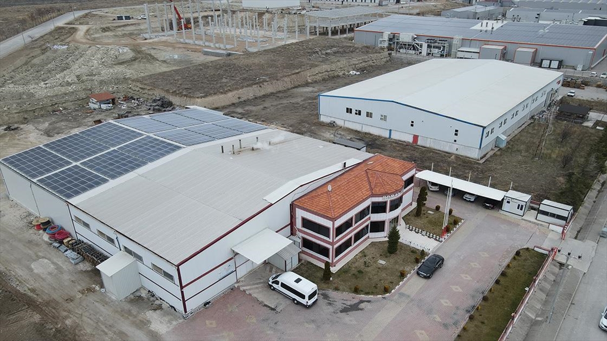 Çatısı Güneş Enerjisi Santraline Dönüştürülen Fabrika Elektrik Faturasını Düşürdü
