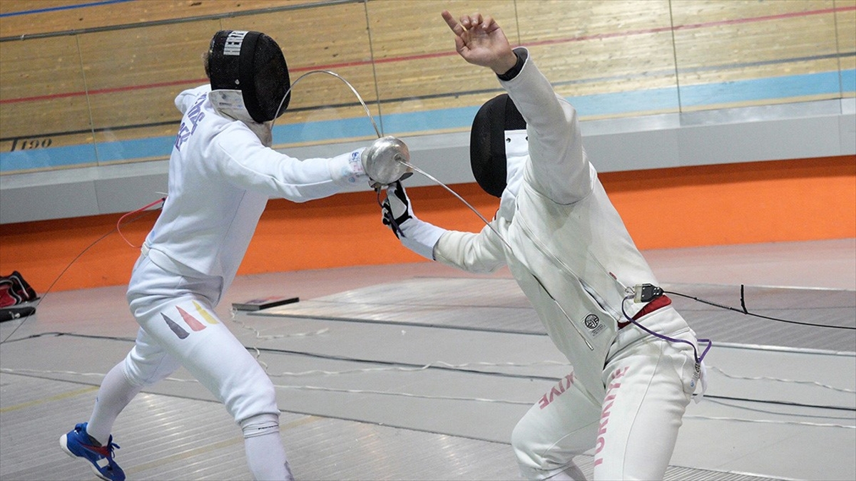 Milli Eskrimciler 7 Ülkede Yarışacak