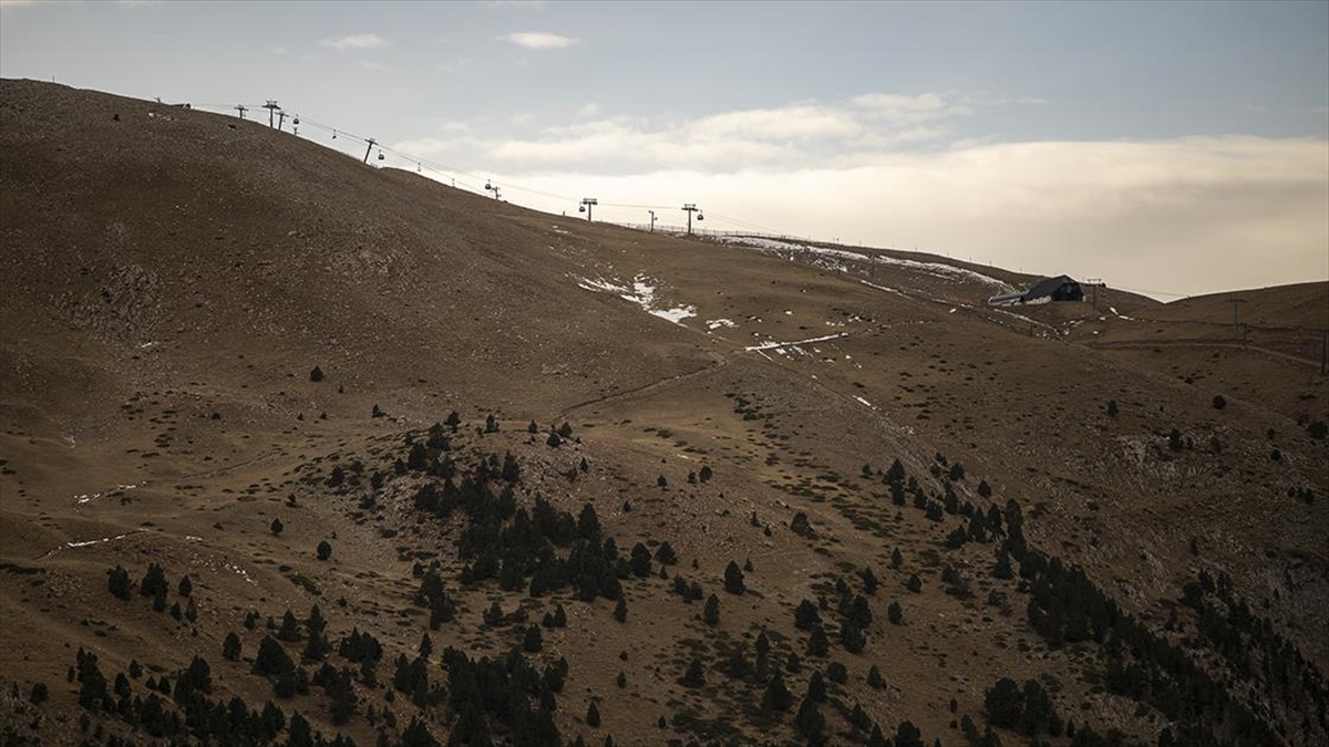 İspanya'nın Katalonya Bölgesinde Kuraklık Nedeniyle 202 Belediyede Acil Durum İlan Edildi