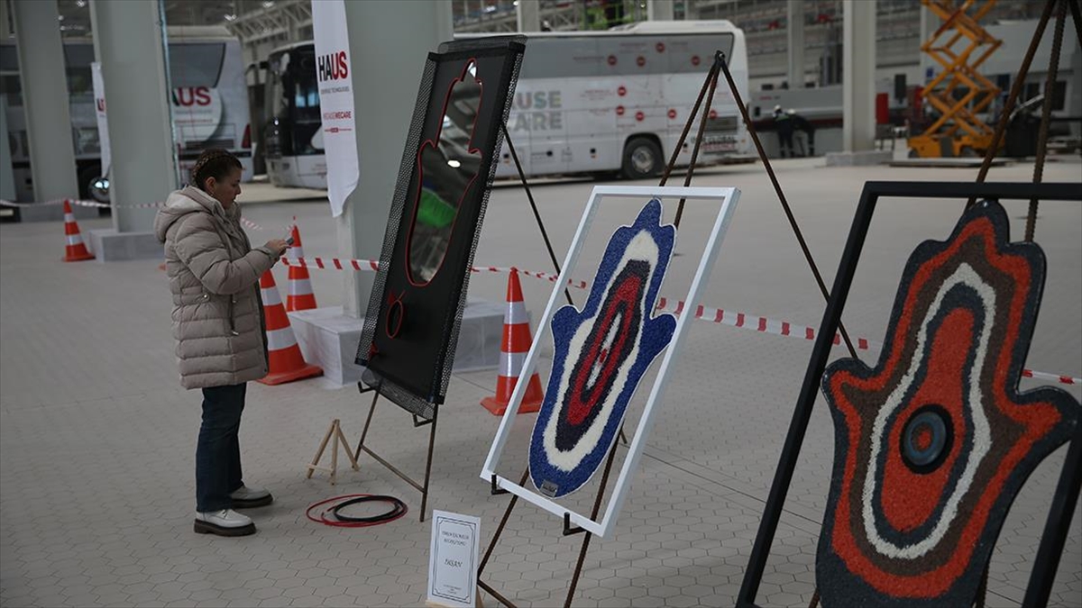 Depremde Uzuvlarını Kaybeden Çocuklara Destek İçin Atık Malzemelerden Farklı Eserler Yapıldı