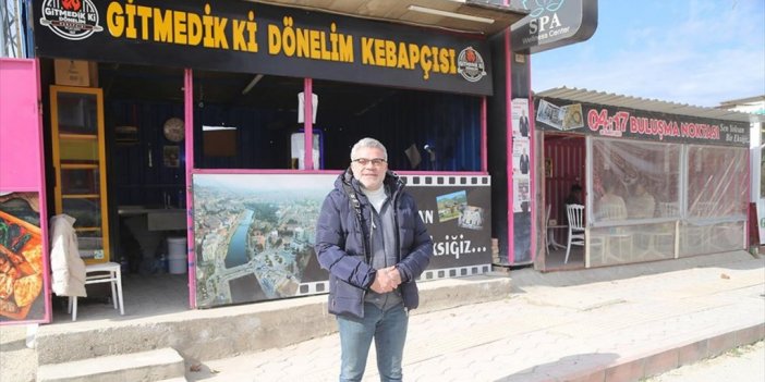 Hatay Esnafı Depremin Acısına Tabelalarıyla Direniyor