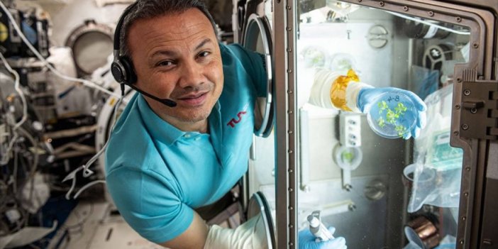 Astronot Gezeravcı: Bitki Deneyleri, Dünyanın Güzelliklerini Anlamamıza Yardımcı Oluyor