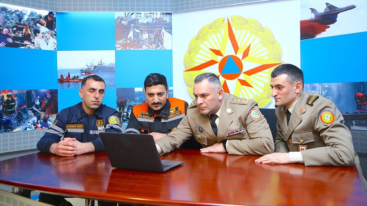 Azerbaycan'dan Depremde Türkiye'nin Yardımına Koşan Ekip, Aa'nın "yılın Kareleri" Oylamasına Katıldı