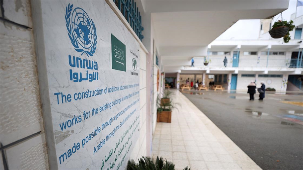 Filistinli Yetkiliye Göre İsrail'in Suçlarını Örtbas Edenler Unrwa'ya Yardımlarını Hızla Askıya Alanlar