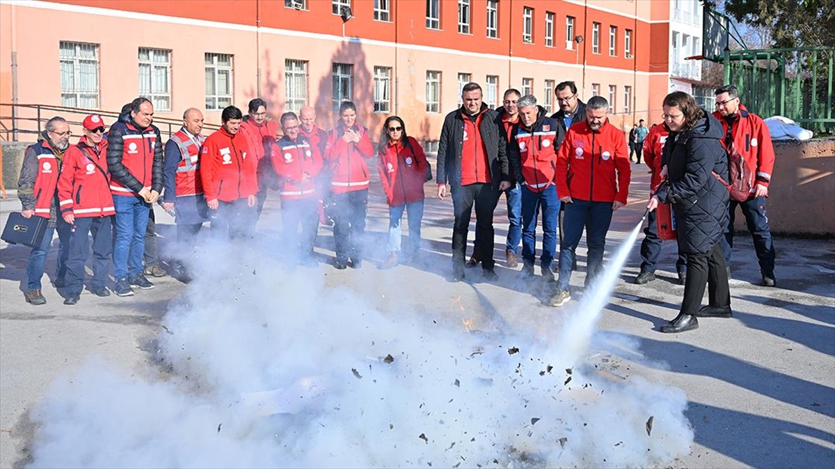 MEB AKUB Öğretmenleri Eğitimde