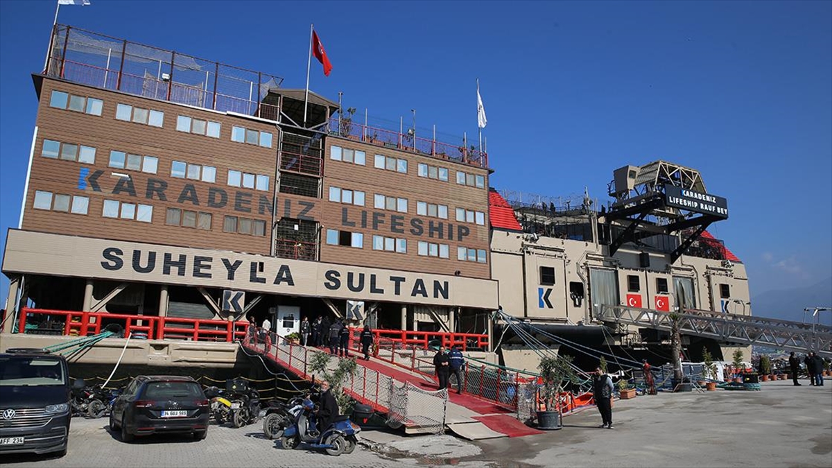 İskenderun Körfezi'nde Konuşlu Gemi 1 Yıldır Depremzedelere Yuva Oldu