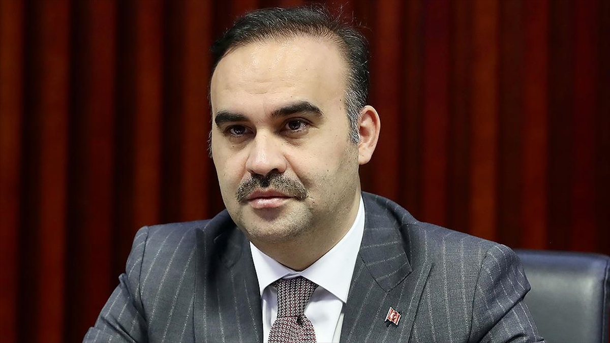 Bakan Kacır: "Gezeravcı’nın Dönüşü İçin Beklemeye Devam Edeceğiz"