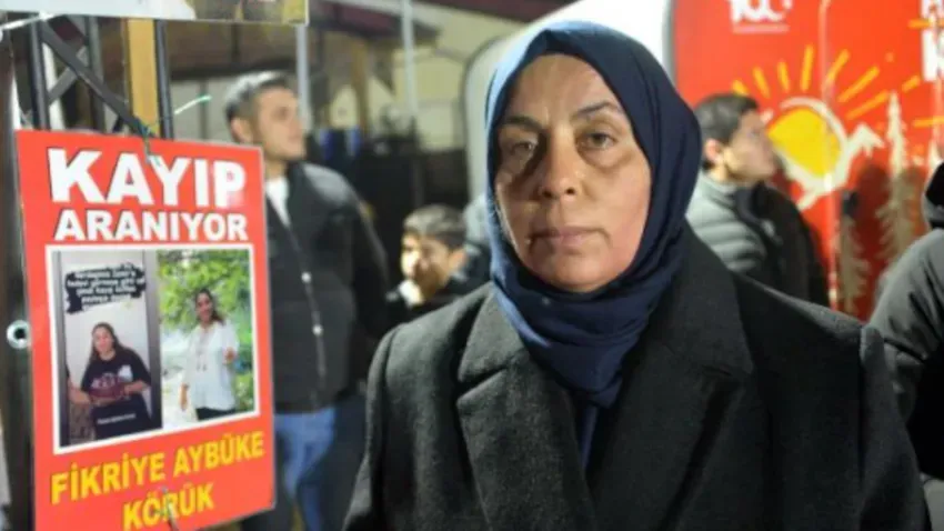 Depremde kaybettiği kızını 1 yıldır arıyor