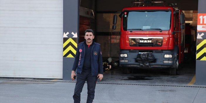 Oğlu Enkazdayken Görevini Bırakmayan İtfaiyeci Baba 1050 Kişinin Kurtarılmasını Sağladı
