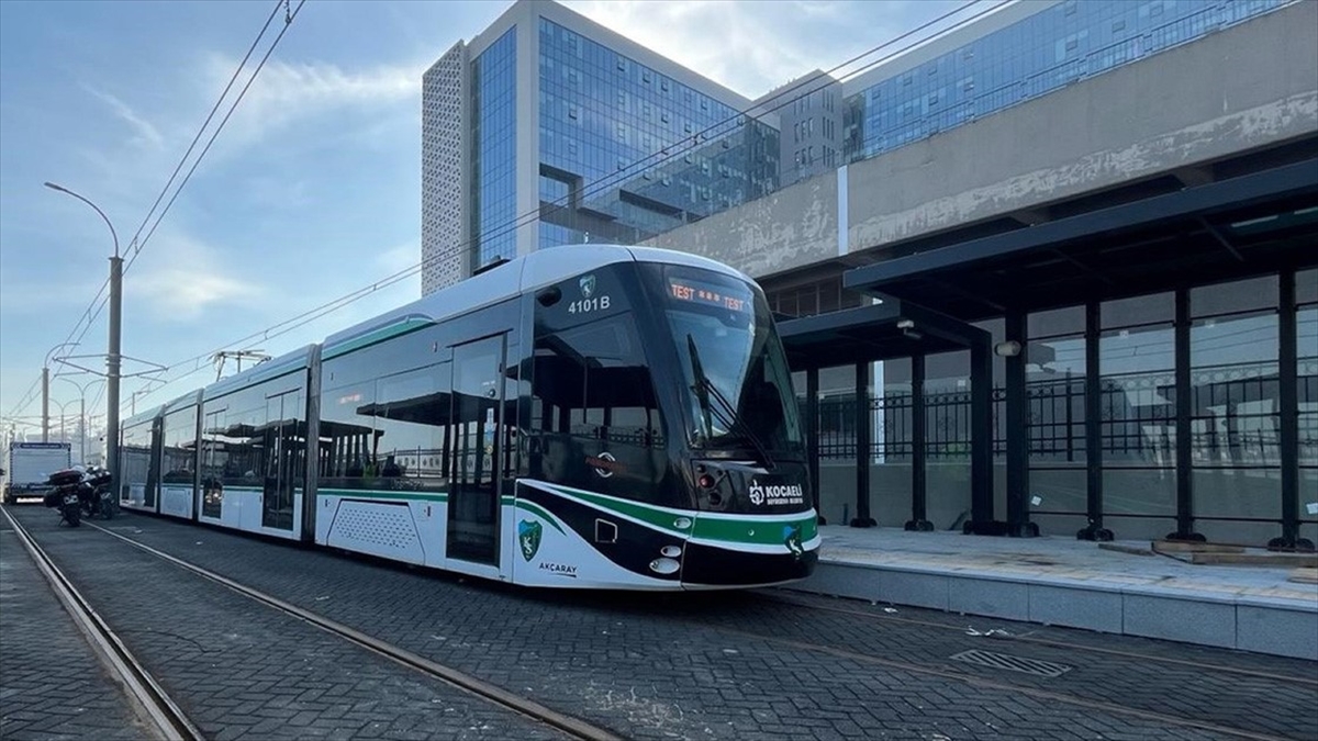 Kocaeli Şehir Hastanesine Ulaşımı Kolaylaştıracak Tramvay Hattında İlk Test Sürüşü Yapıldı