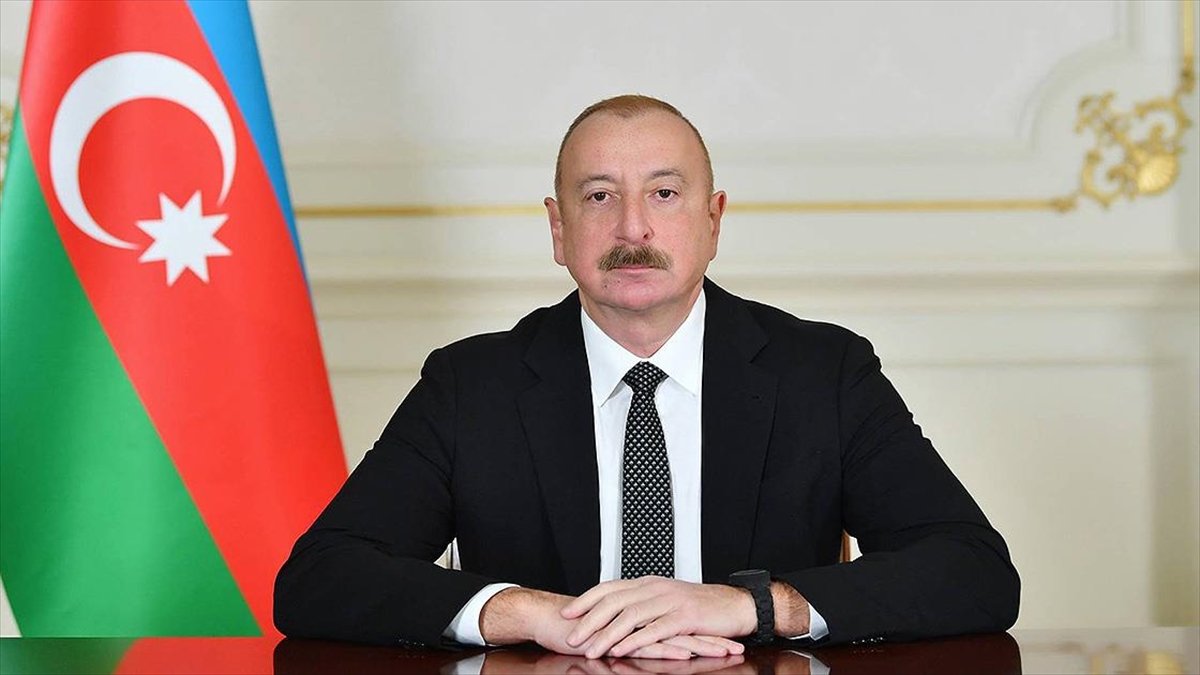 Azerbaycan'da halk bir kez daha Aliyev dedi