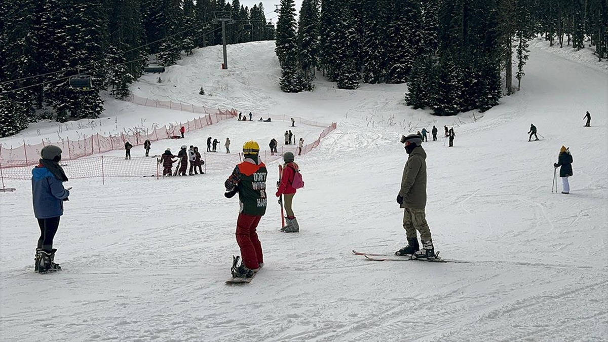 Ilgaz Dağı'nda İşletmeciler De Ziyaretçiler De Yarıyıl Tatilinden Memnun Kaldı