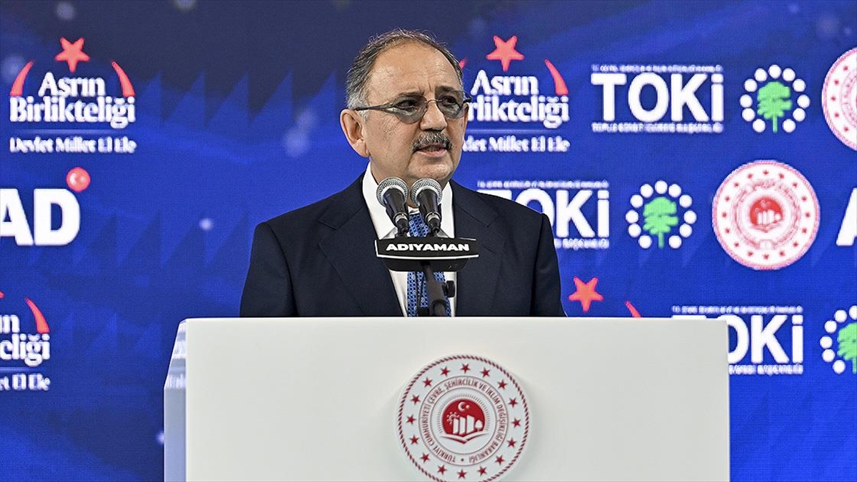 Bakan Özhaseki: Deprem Bölgesinde 300 Binden Fazla Konutu 1 Yıl İçerisinde Teslim Edeceğiz