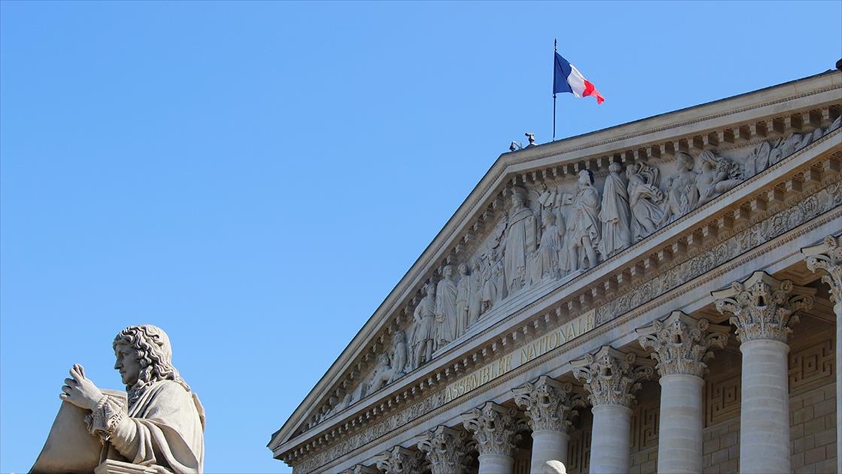 Fransa'da Kabineye Yeni İsimler Katıldı