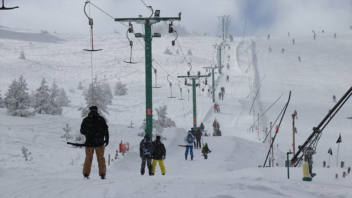 Kayak Merkezlerinde En Fazla Kar Kalınlığı 179 Santimetreyle Kartalkaya'da Ölçüldü