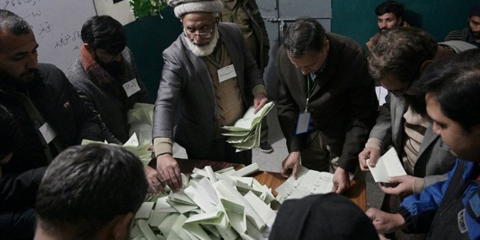 Pakistan'daki Seçimlerde İlk Sonuçlar Gelmeye Başladı