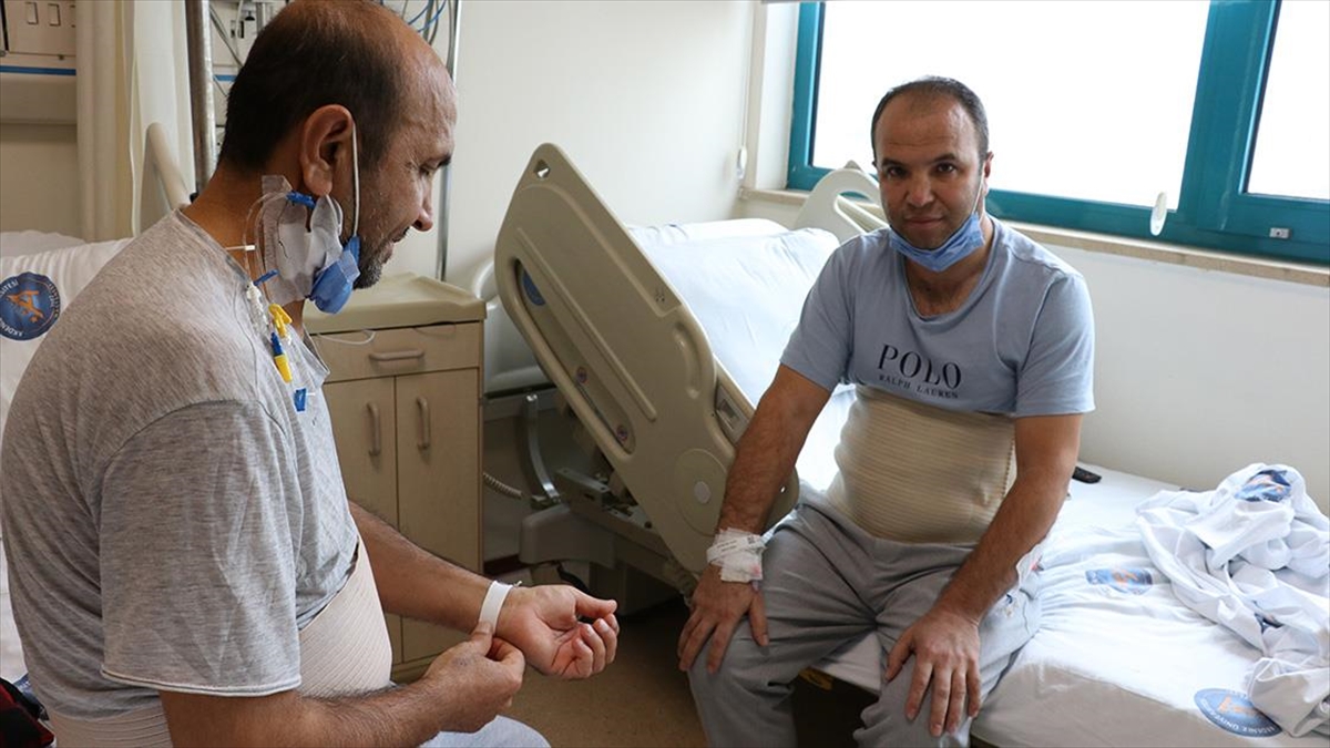 Enkazdan 13 Kişiyi Kurtaran Depremzede Ağabeyini Böbreğiyle Yaşama Bağladı