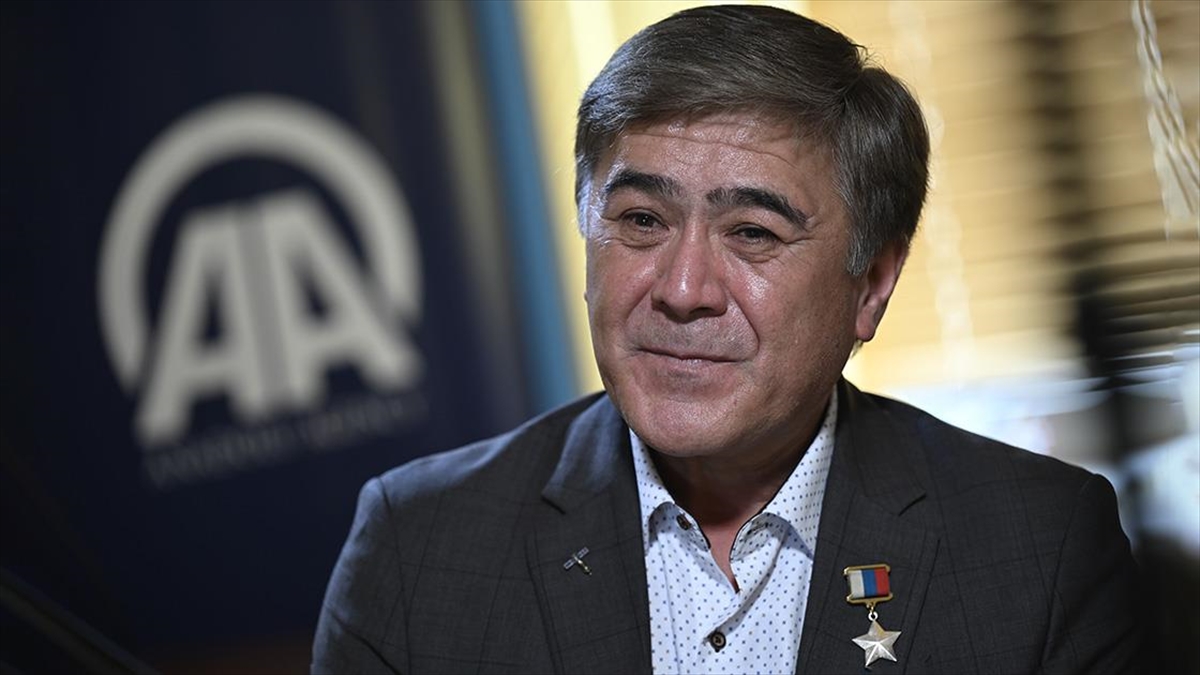 Özbek Asıllı Rus Kozmonot Şaripov, Türkiye'nin İlk Astronotu Gezeravcı'nın Uzay Yolculuğunu Değerlendirdi