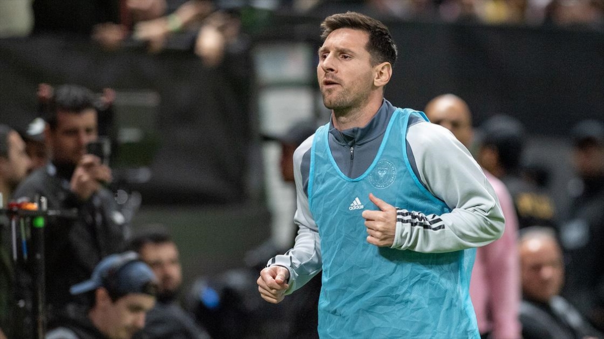 Hong Kong'da Messi'nin Oynamadığı Maçın Seyircileri Bilet Paralarının Yarısını Geri Alacak