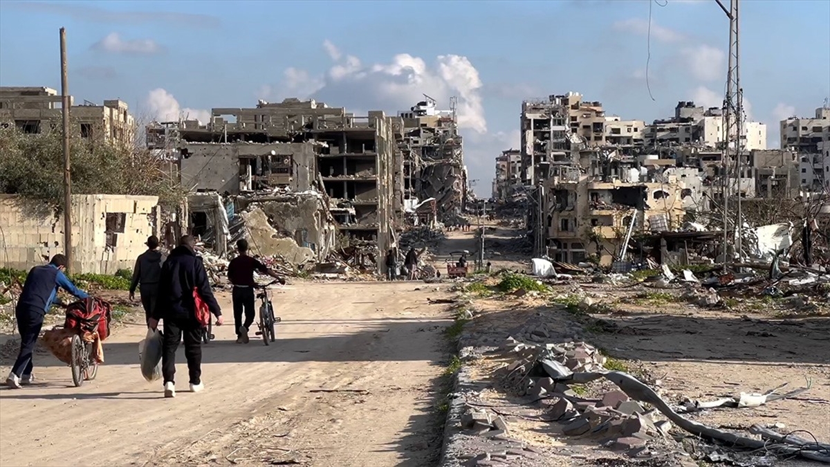 İsrail’in Enkaza Çevirdiği Gazze’nin Kuzeyine Dönen Filistinli Aile Sığınacak Yer Bulamadı