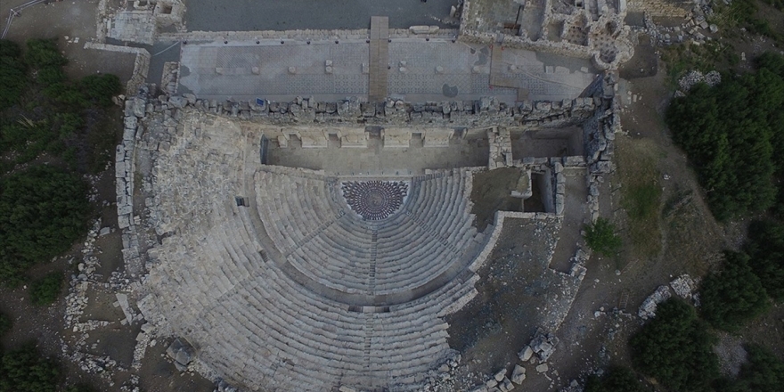 'Gladyatörler Şehri' Titizlikle Ayağa Kaldırılıyor