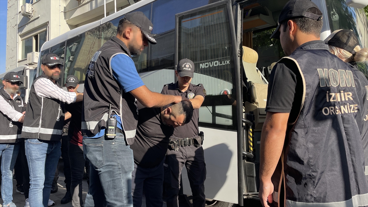 İzmir Merkezli Nitelikli Dolandırıcılık Ve Suç Örgütü Operasyonunda 27 Şüpheli Tutuklandı