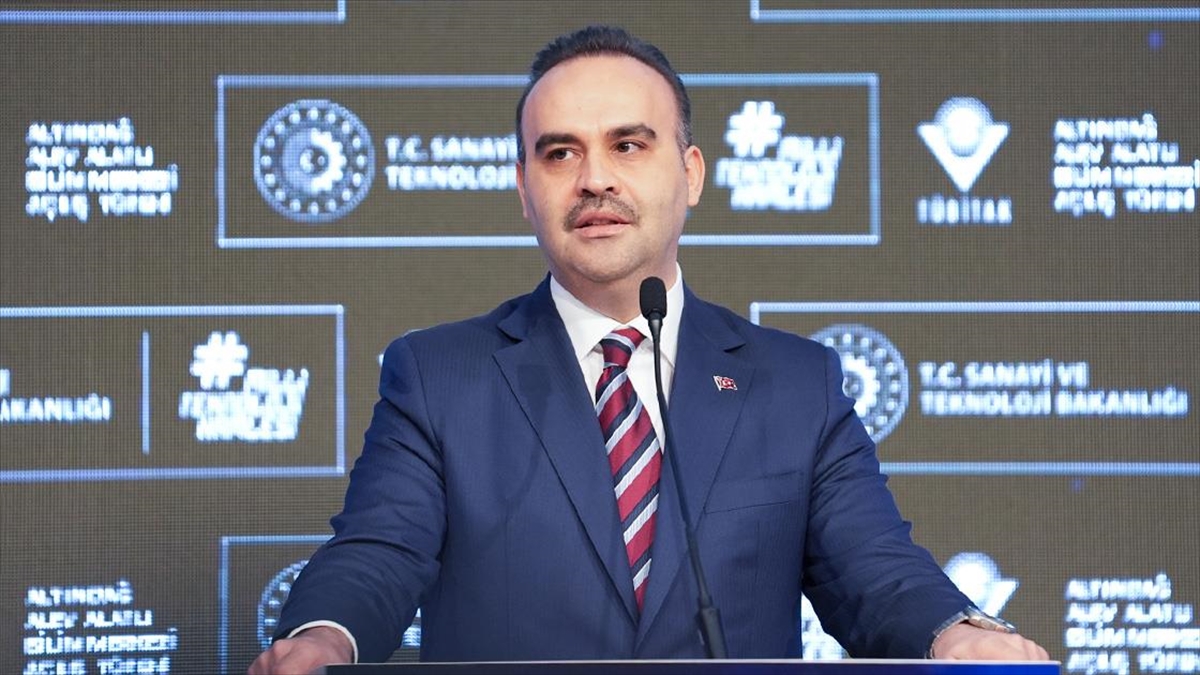 Bakan Kacır: Kadın Bilim İnsanlarımızın Değerini Biliyor, Bilim Ve Teknoloji Yolculuğumuzda Onlarla Yürüyoruz