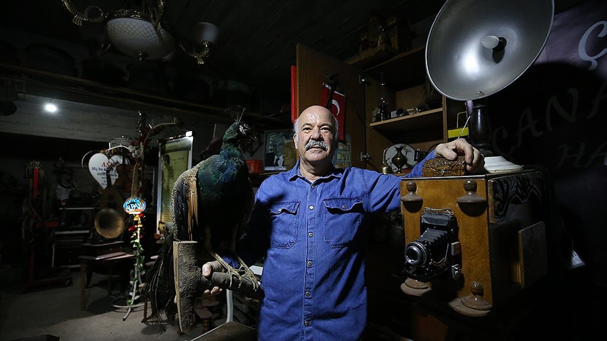 Şehir Şehir Gezerek Topladığı 8 Bin Parça Etnografik Eşyayı Müzede Sergilemek İstiyor