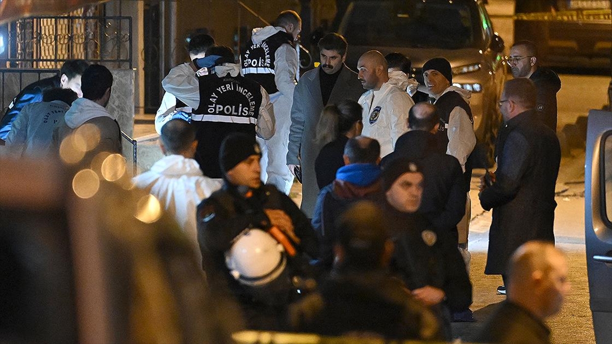 Küçükçekmece'de Ak Parti'nin Seçim Çalışması Sırasında Silahlı Saldırı İle İlgili 12 Şüpheli Gözaltına Alındı