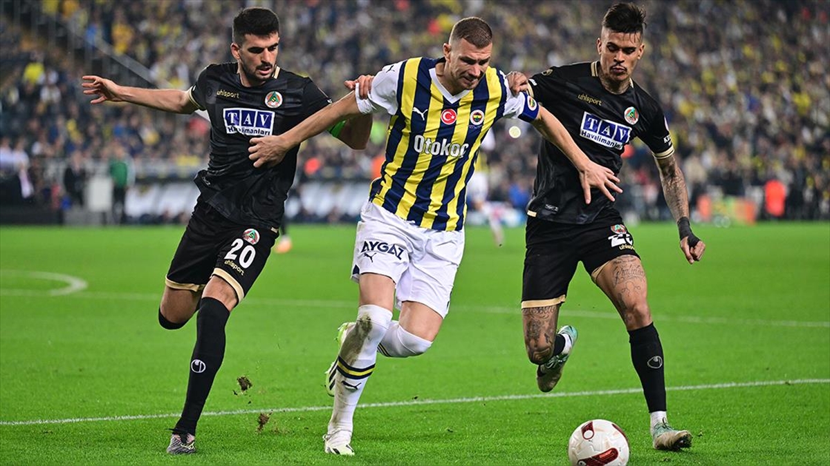 Fenerbahçe-corendon Alanyaspor Müsabakası 2-2 Berabere Sonuçlandı
