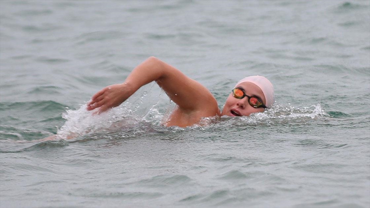 Ultra Maraton Yüzücüsü Bengisu Avcı'dan Bir İlk Daha