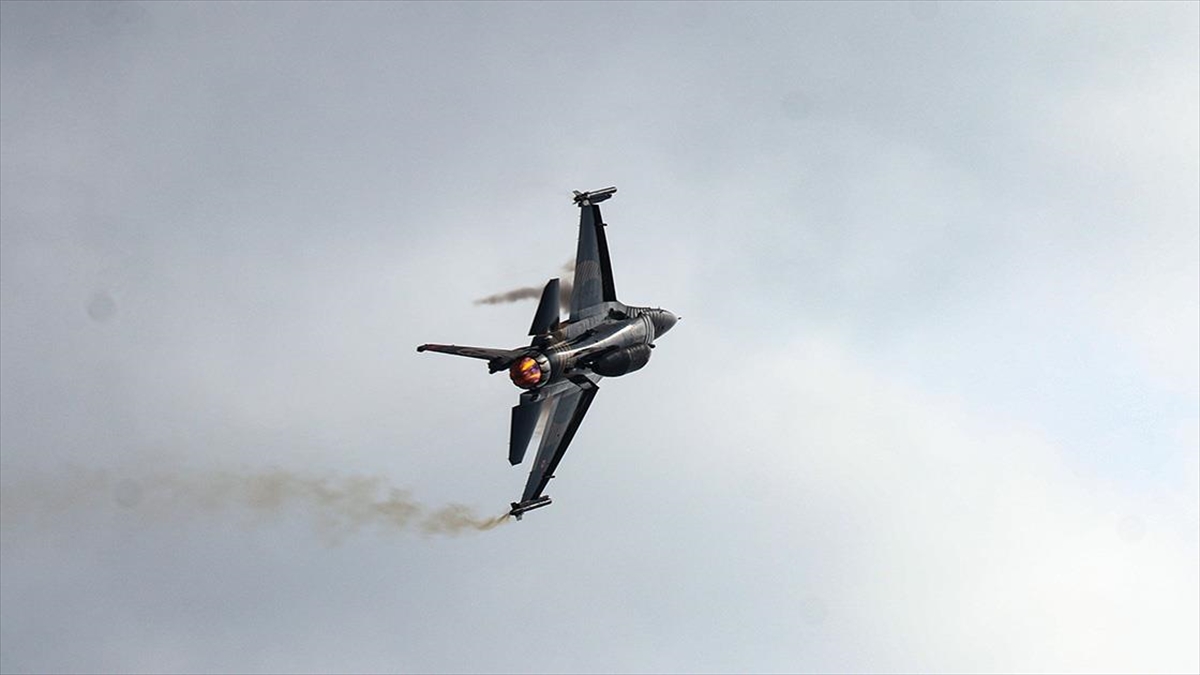 Solotürk Erzincan Semalarında Gösteri Yaptı