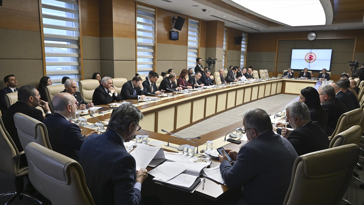 Turist Rehberleri Ve Seyahat Acentelerine İlişkin Kanun Teklifi, Komisyonda Kabul Edildi