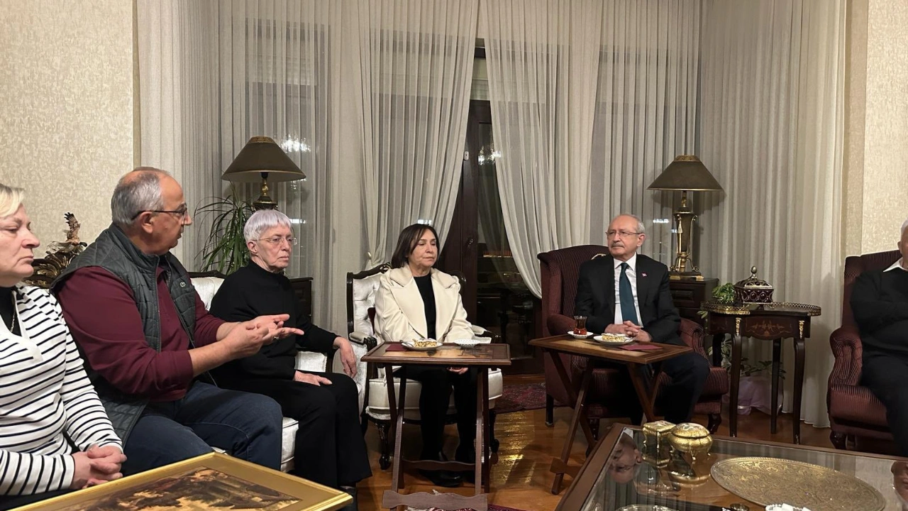 Kılıçdaroğlu'ndan Saldıray Berk'in ailesine taziye ziyareti
